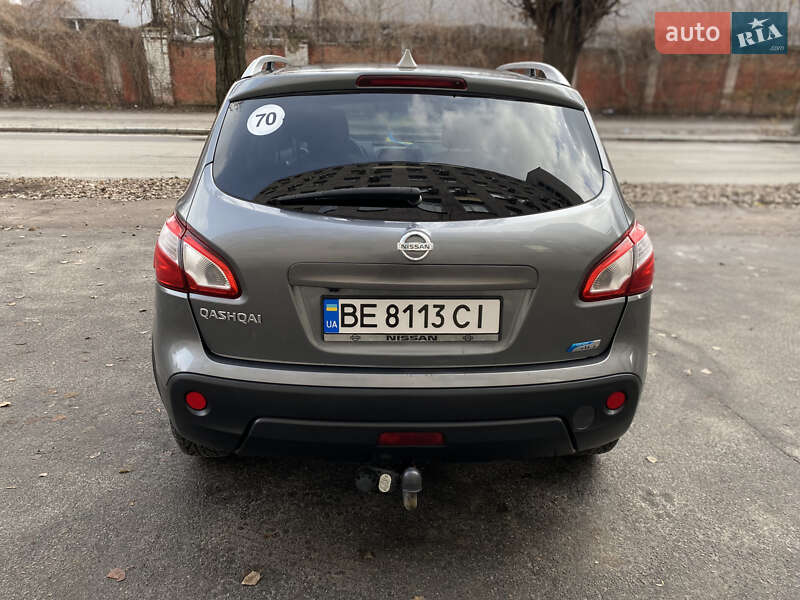 Позашляховик / Кросовер Nissan Qashqai 2011 в Києві