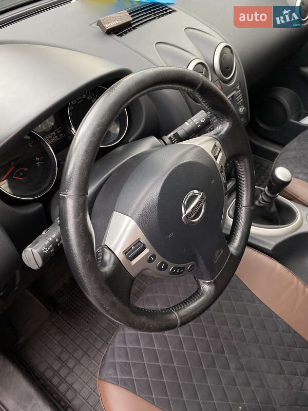 Позашляховик / Кросовер Nissan Qashqai 2011 в Києві