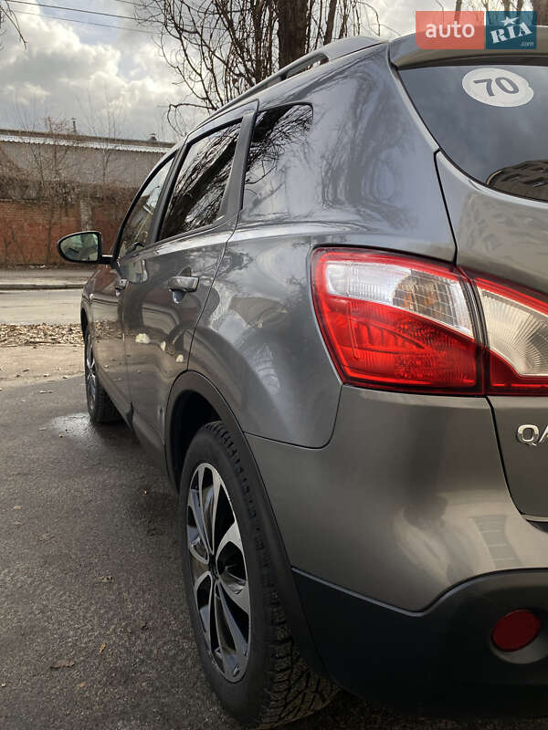 Позашляховик / Кросовер Nissan Qashqai 2011 в Києві