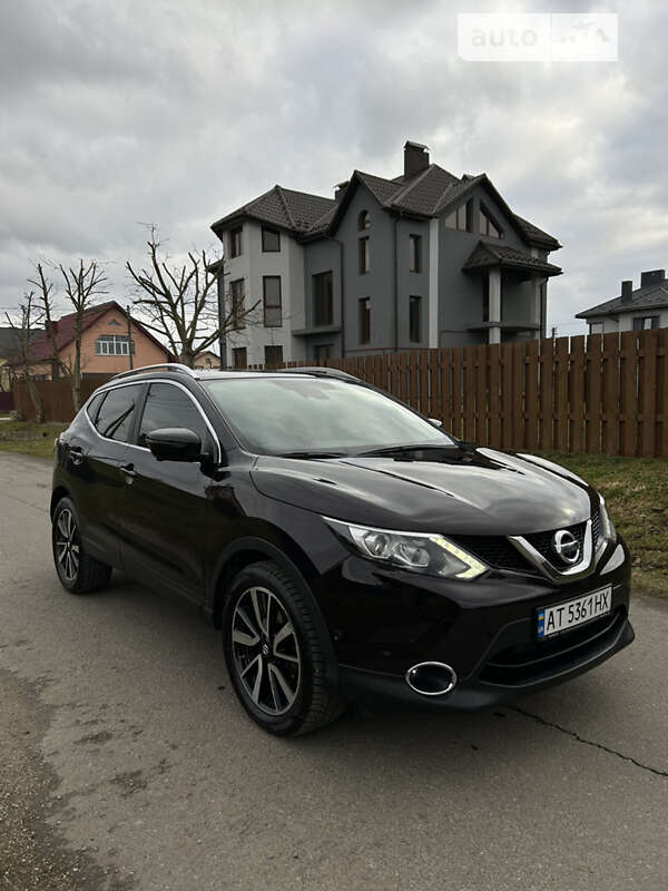 Внедорожник / Кроссовер Nissan Qashqai 2016 в Ивано-Франковске