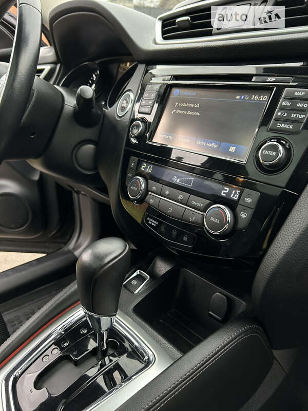 Внедорожник / Кроссовер Nissan Qashqai 2016 в Ивано-Франковске