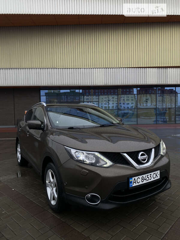 Позашляховик / Кросовер Nissan Qashqai 2015 в Луцьку