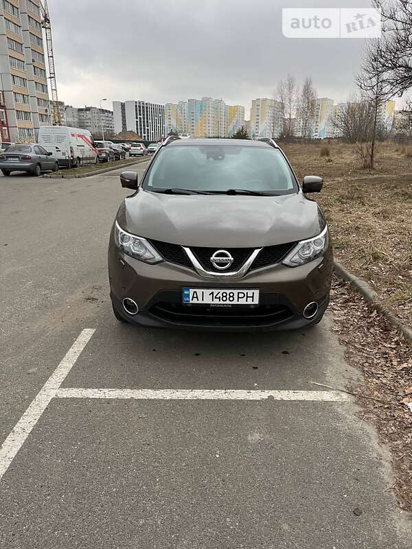 Внедорожник / Кроссовер Nissan Qashqai 2014 в Вишневом