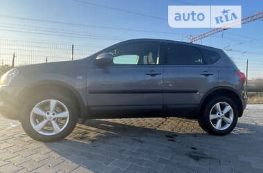 Позашляховик / Кросовер Nissan Qashqai 2010 в Звягелі