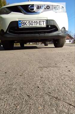 Внедорожник / Кроссовер Nissan Qashqai 2015 в Ровно