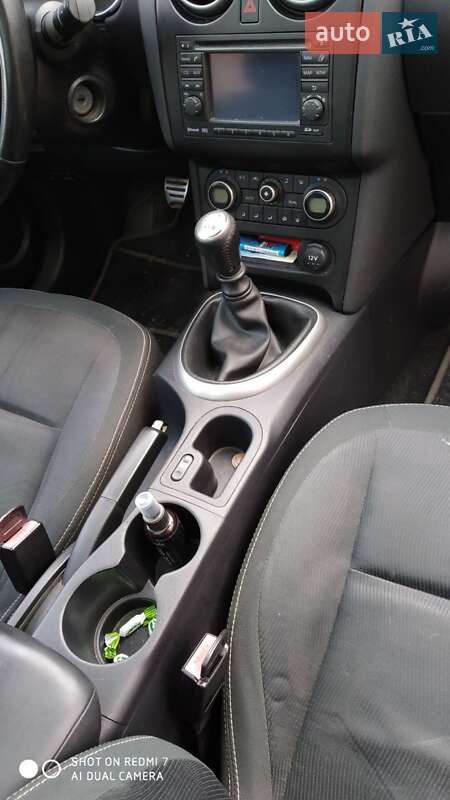 Позашляховик / Кросовер Nissan Qashqai 2010 в Стрию