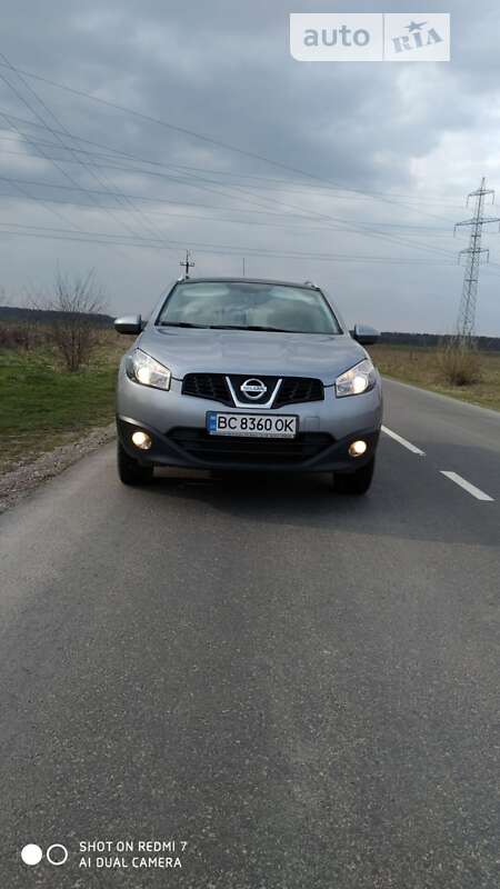 Позашляховик / Кросовер Nissan Qashqai 2010 в Стрию