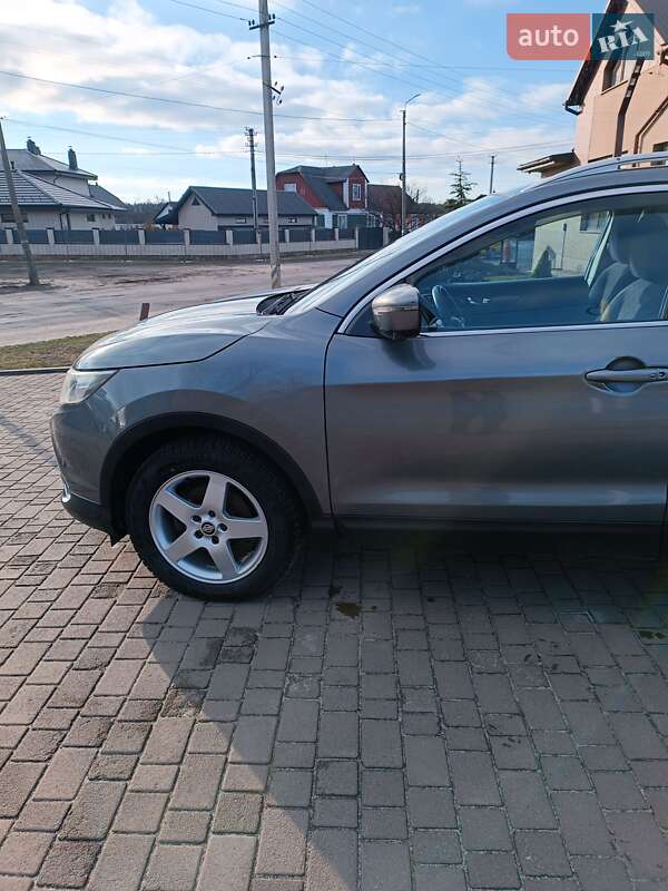 Позашляховик / Кросовер Nissan Qashqai 2014 в Сарнах