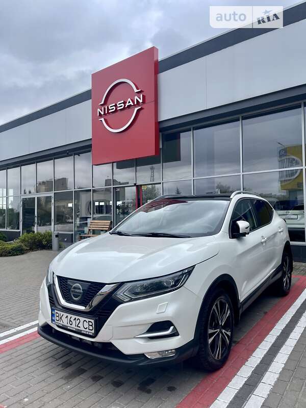 Внедорожник / Кроссовер Nissan Qashqai 2017 в Ровно