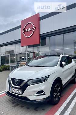 Позашляховик / Кросовер Nissan Qashqai 2017 в Рівному