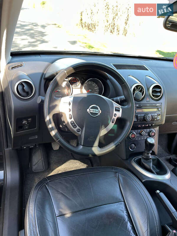 Позашляховик / Кросовер Nissan Qashqai 2009 в Рівному
