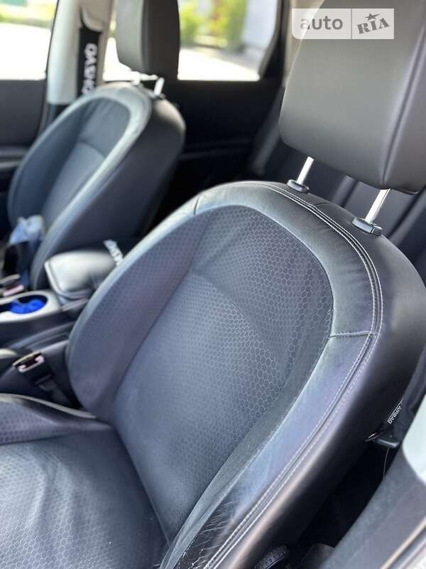 Внедорожник / Кроссовер Nissan Qashqai 2013 в Чернигове