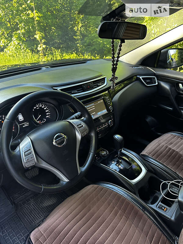 Внедорожник / Кроссовер Nissan Qashqai 2016 в Голованевске