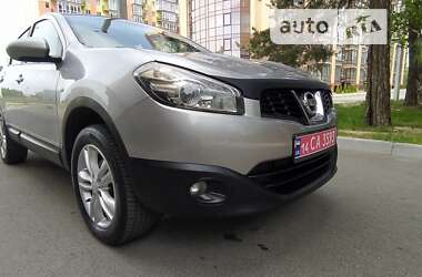 Позашляховик / Кросовер Nissan Qashqai 2011 в Чернігові