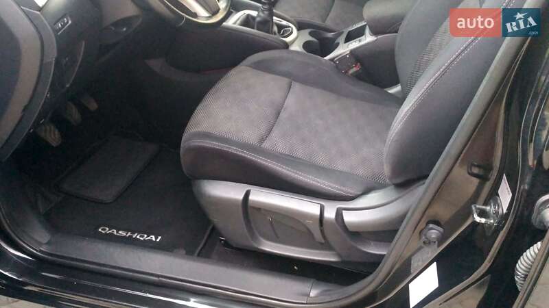 Внедорожник / Кроссовер Nissan Qashqai 2014 в Ивано-Франковске