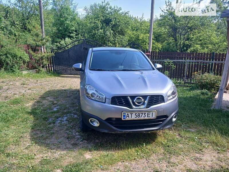 Позашляховик / Кросовер Nissan Qashqai 2010 в Івано-Франківську