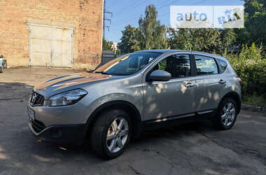 Позашляховик / Кросовер Nissan Qashqai 2010 в Рівному