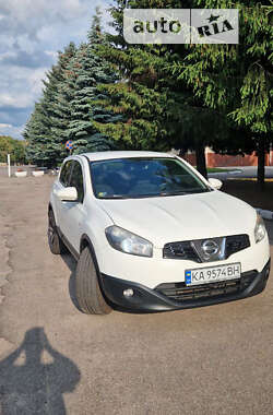 Позашляховик / Кросовер Nissan Qashqai 2012 в Києві