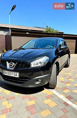 Внедорожник / Кроссовер Nissan Qashqai 2012 в 