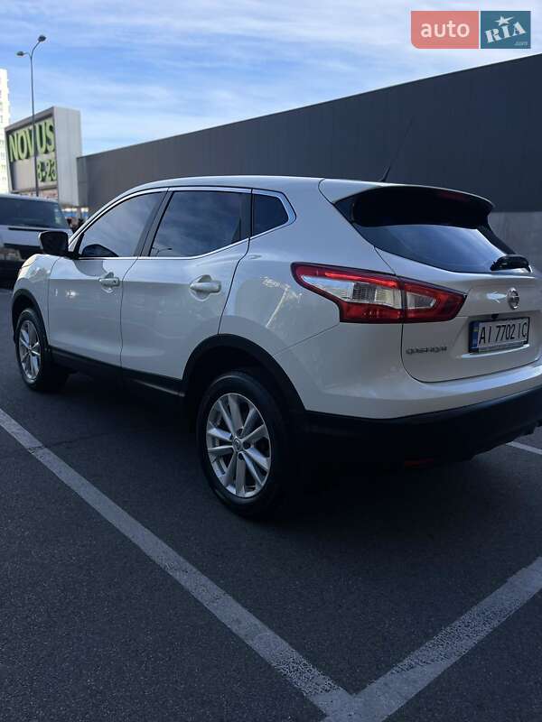 Внедорожник / Кроссовер Nissan Qashqai 2016 в Софиевской Борщаговке