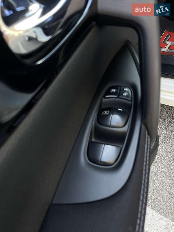 Внедорожник / Кроссовер Nissan Qashqai 2016 в Софиевской Борщаговке