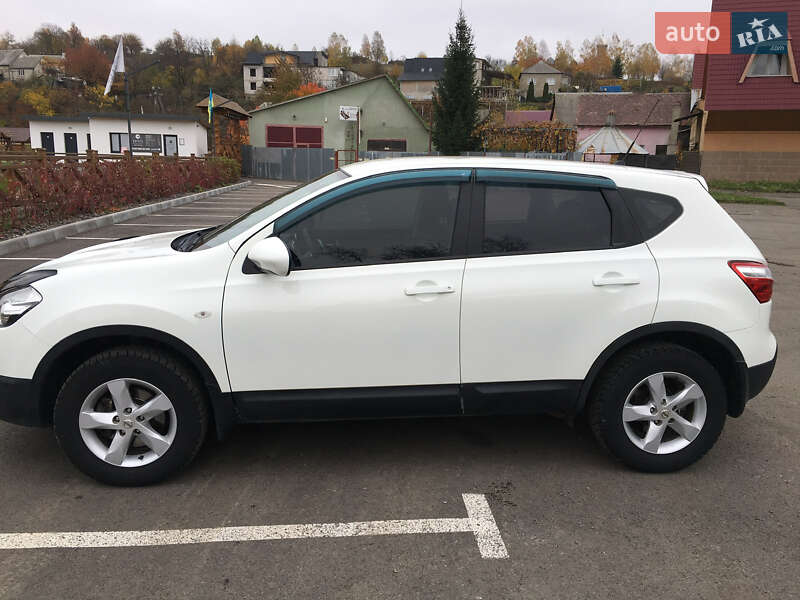 Внедорожник / Кроссовер Nissan Qashqai 2010 в Хусте