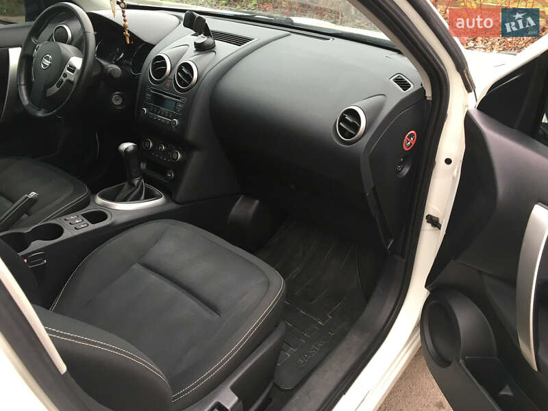 Внедорожник / Кроссовер Nissan Qashqai 2010 в Хусте
