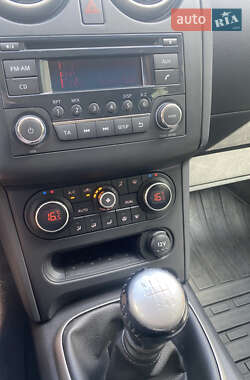Внедорожник / Кроссовер Nissan Qashqai 2012 в 
