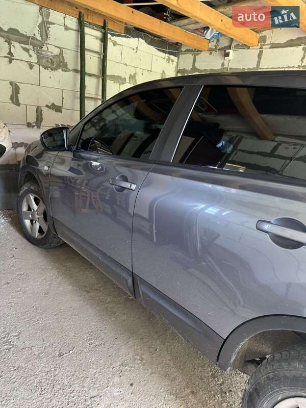 Позашляховик / Кросовер Nissan Qashqai 2008 в Сторожинці
