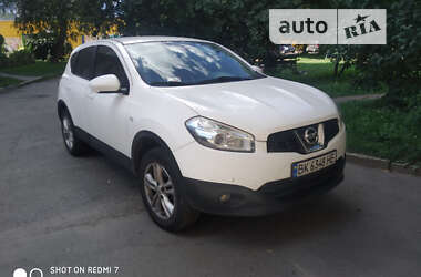 Позашляховик / Кросовер Nissan Qashqai 2013 в Рівному