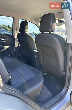Внедорожник / Кроссовер Nissan Qashqai 2012 в 