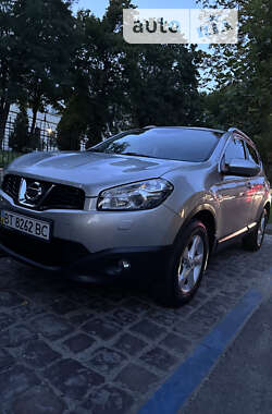 Позашляховик / Кросовер Nissan Qashqai 2012 в Одесі