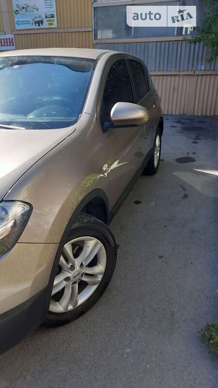 Внедорожник / Кроссовер Nissan Qashqai 2012 в Каменец-Подольском