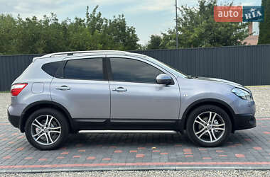 Позашляховик / Кросовер Nissan Qashqai 2011 в 