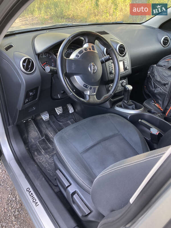 Внедорожник / Кроссовер Nissan Qashqai 2010 в Ямполе