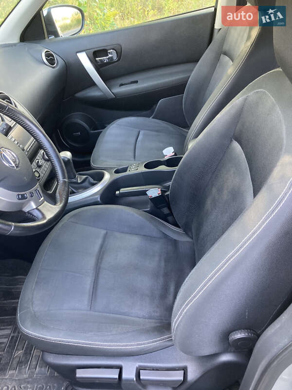 Внедорожник / Кроссовер Nissan Qashqai 2010 в Ямполе