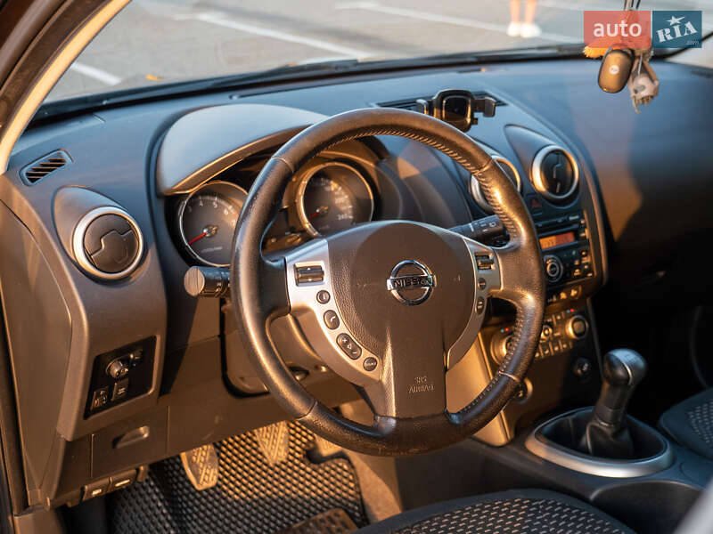 Внедорожник / Кроссовер Nissan Qashqai 2009 в Черновцах