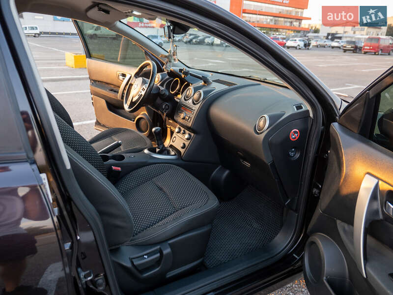 Внедорожник / Кроссовер Nissan Qashqai 2009 в Черновцах