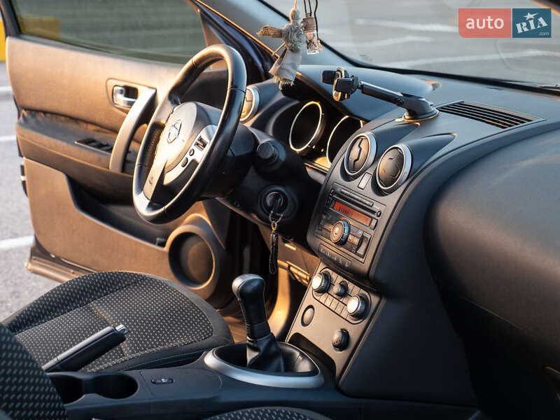 Внедорожник / Кроссовер Nissan Qashqai 2009 в Черновцах