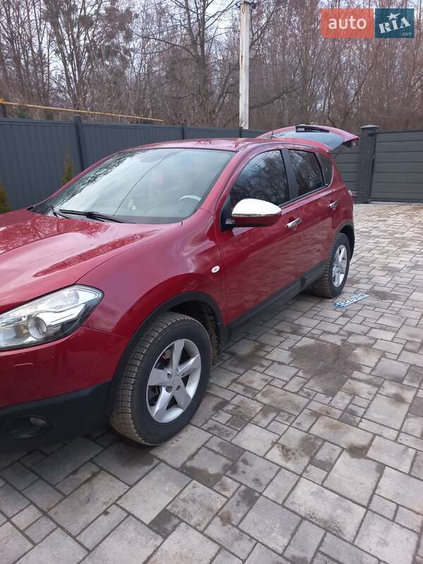 Внедорожник / Кроссовер Nissan Qashqai 2010 в Черновцах
