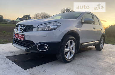 Позашляховик / Кросовер Nissan Qashqai 2010 в Рівному