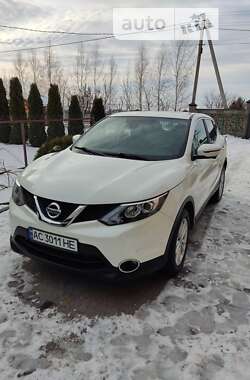 Внедорожник / Кроссовер Nissan Qashqai 2016 в Луцке