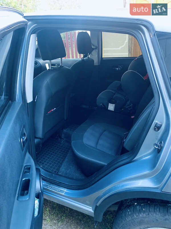 Внедорожник / Кроссовер Nissan Qashqai 2012 в Рудки