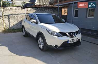 Внедорожник / Кроссовер Nissan Qashqai 2015 в Харькове