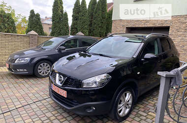 Позашляховик / Кросовер Nissan Qashqai 2011 в Чернівцях