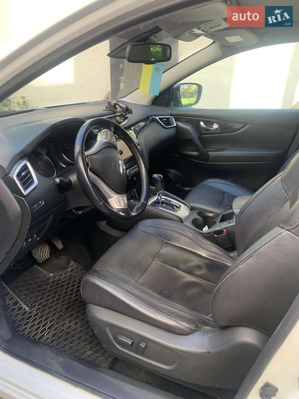 Внедорожник / Кроссовер Nissan Qashqai 2015 в Ивано-Франковске