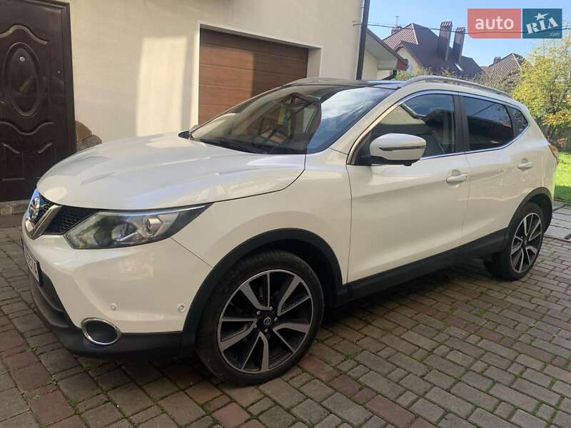 Внедорожник / Кроссовер Nissan Qashqai 2015 в Ивано-Франковске