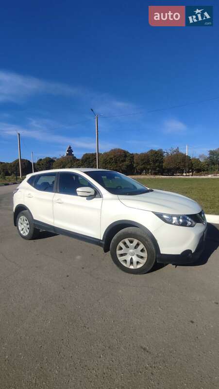 Внедорожник / Кроссовер Nissan Qashqai 2016 в Городке