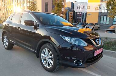 Позашляховик / Кросовер Nissan Qashqai 2015 в Рівному