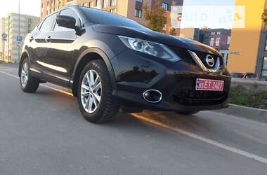 Позашляховик / Кросовер Nissan Qashqai 2015 в Рівному